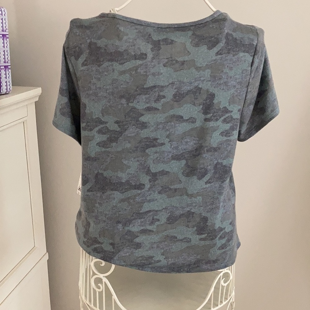 𝅺MUDD short sleeve top - Picture 2 of 6